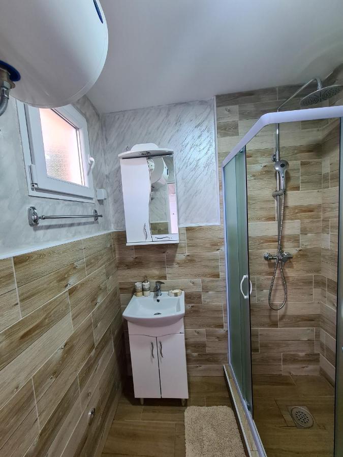 Apartmani Kuljanin Donji Milanovac Buitenkant foto
